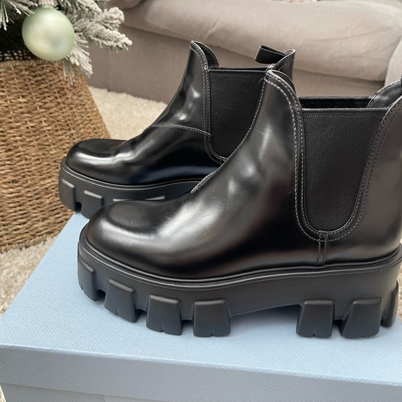 Prada Monolith brushed leather Chelsea boots - Picture 10 of 16